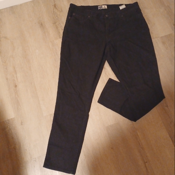Levi's Plus Size Skinny Jean - Picture 7 of 7